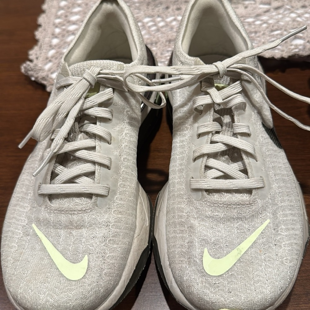 NIKE INVINCIBLE RUN 3 Womens ZOOMX